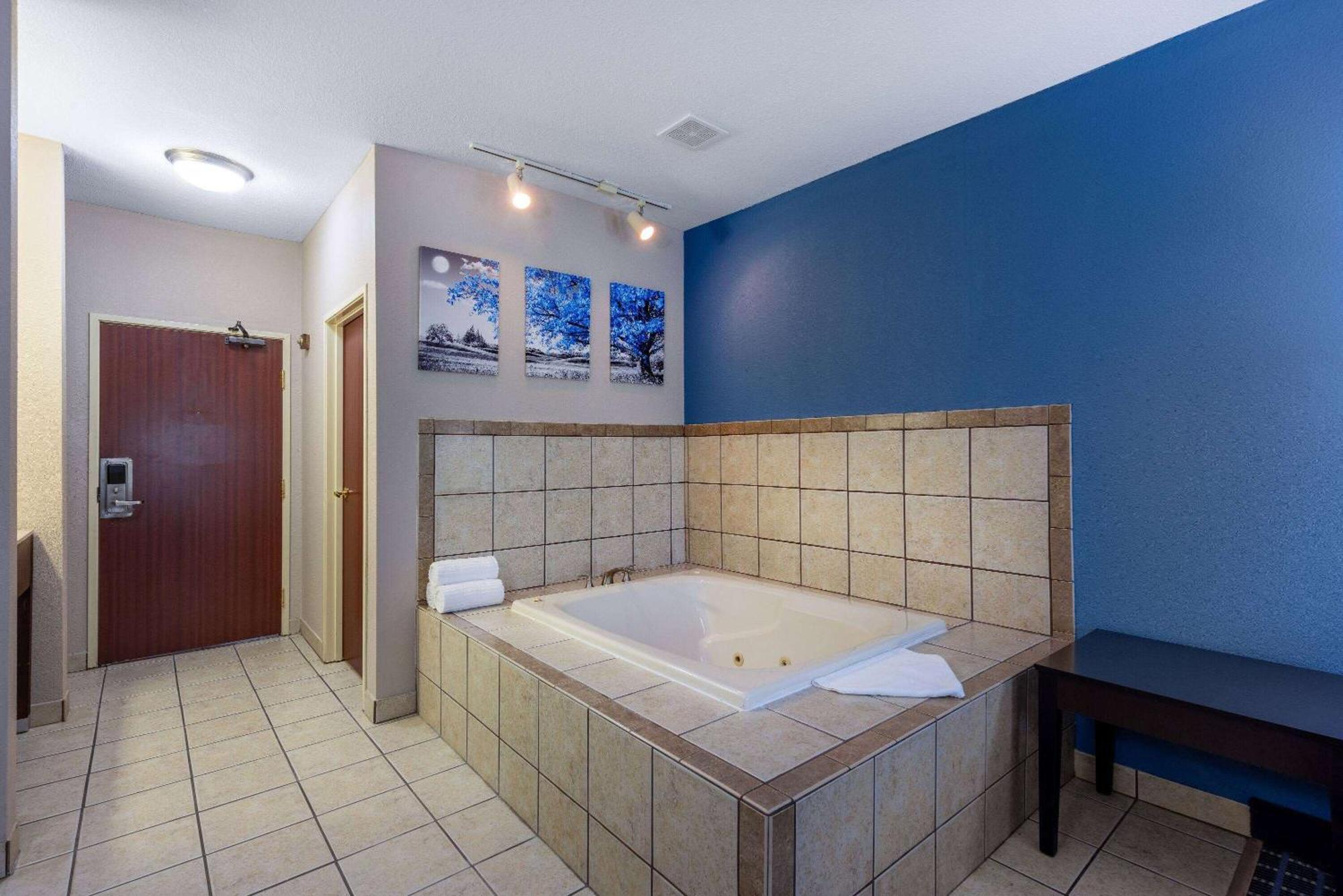 Baymont By Wyndham Kirksville University Area Esterno foto