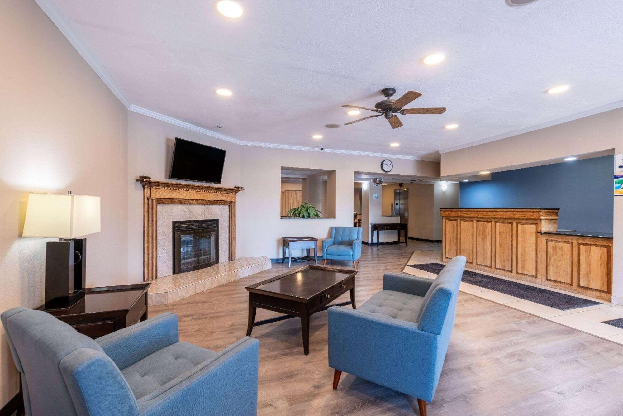 Baymont By Wyndham Kirksville University Area Esterno foto