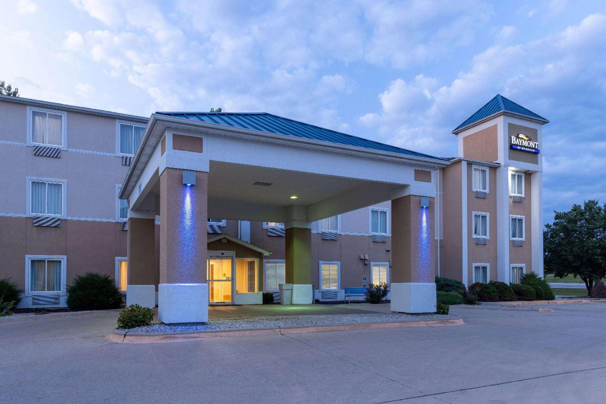 Baymont By Wyndham Kirksville University Area Esterno foto